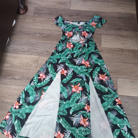 Fun Vacation dress - Picture 3 of 6